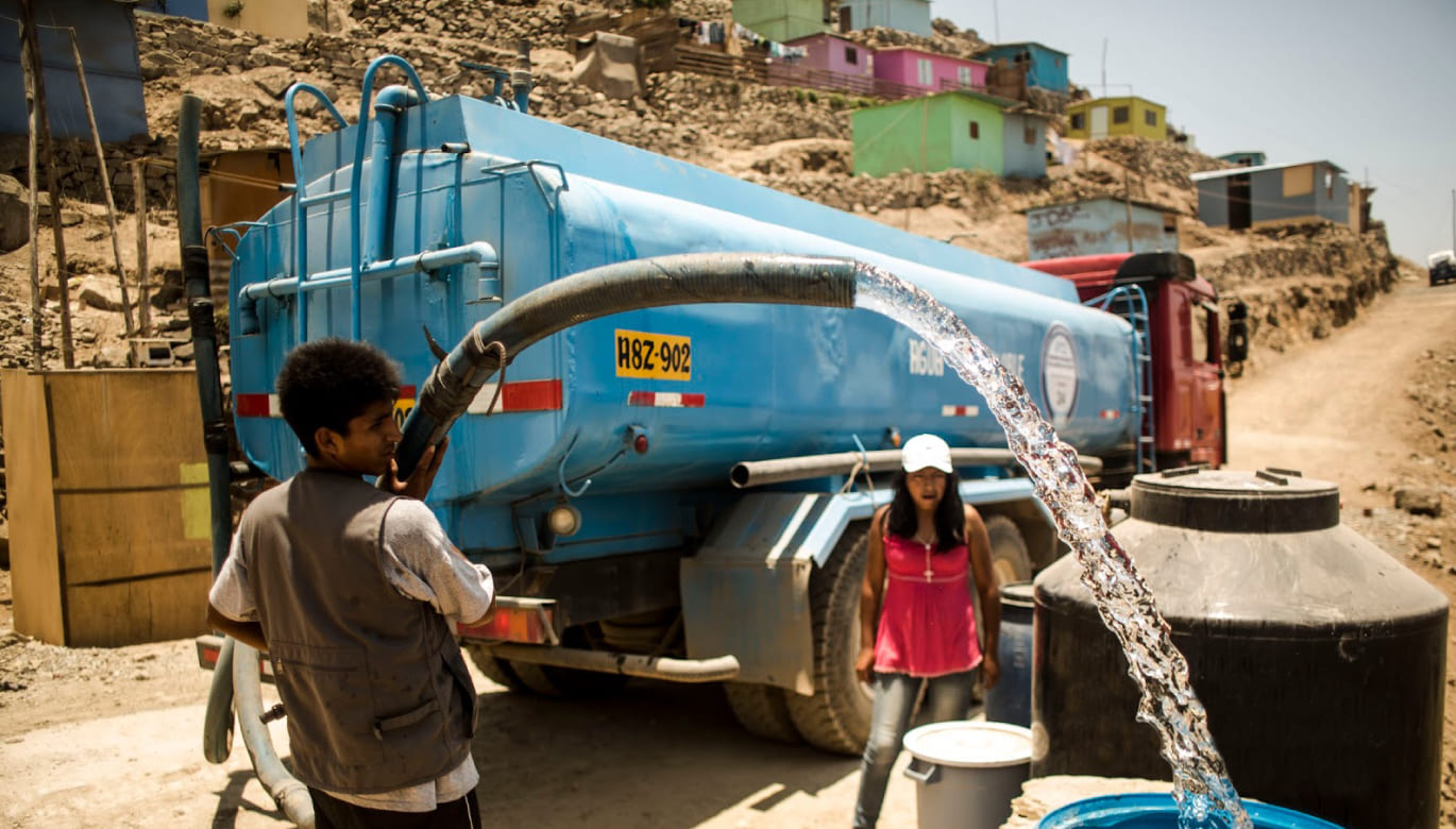 Menos peruanos acceden a agua y saneamiento. ¿Qué propuestas solo los perjudican más?