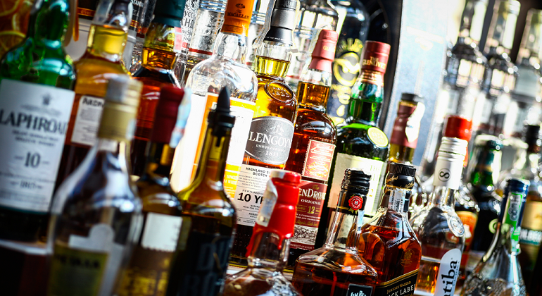 ALCOHOL ILEGAL EN EL PERÚ: SALUD DEL CONSUMIDOR EN JAQUE