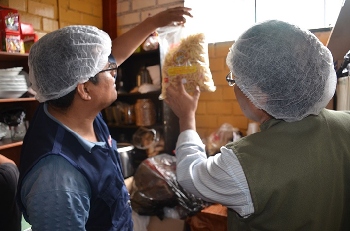 ALIMENTACIÓN SALUDABLE EN LOS COLEGIOS: ¿Y LA EVIDENCIA?