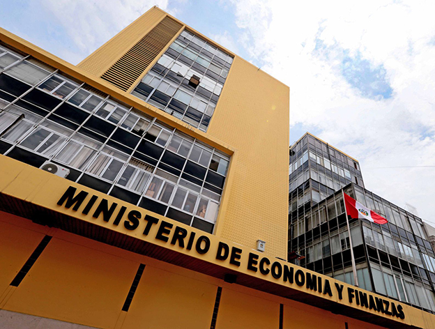 PROYECCIONES MACROECONÓMICAS DEL MEF