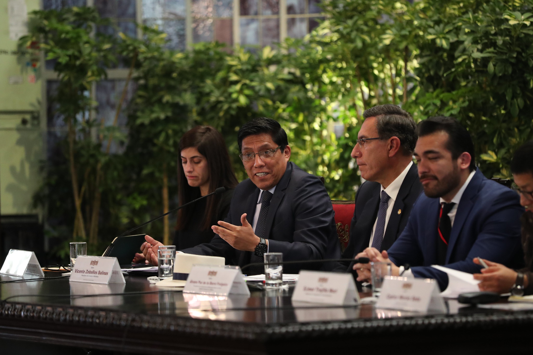 URGE REACTIVAR LA ECONOMÍA