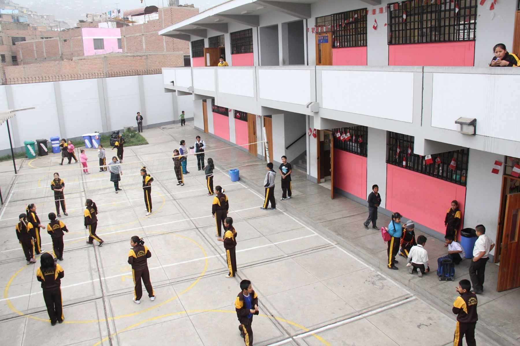 COLEGIOS PRIVADOS EN LA MIRA... ¿Y LOS PÚBLICOS?