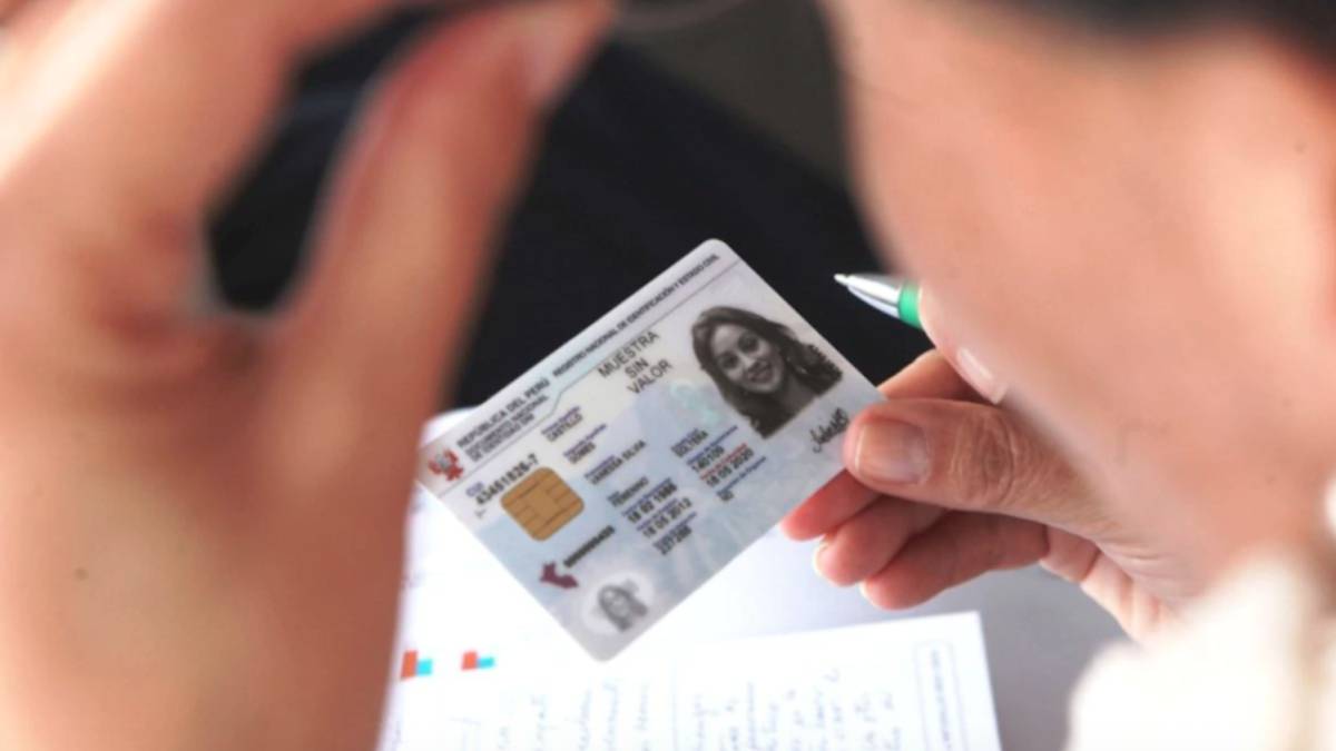 SI REDUCIMOS UN 50% EL TIEMPO QUE DEDICAMOS A TRÁMITES EN EL ESTADO, EVITAREMOS PERDER UNA SEMANA DE TRABAJO AL AÑO