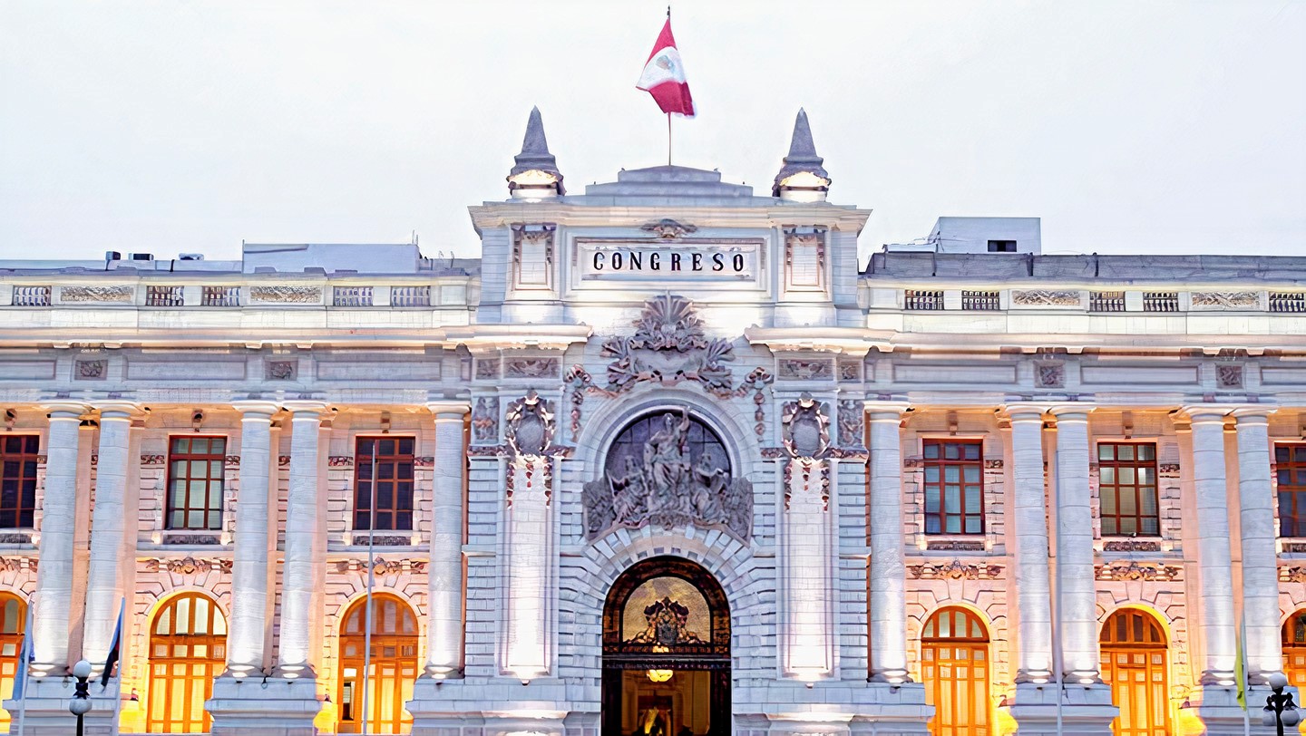 NO, NO ES LA CONSTITUCIÓN