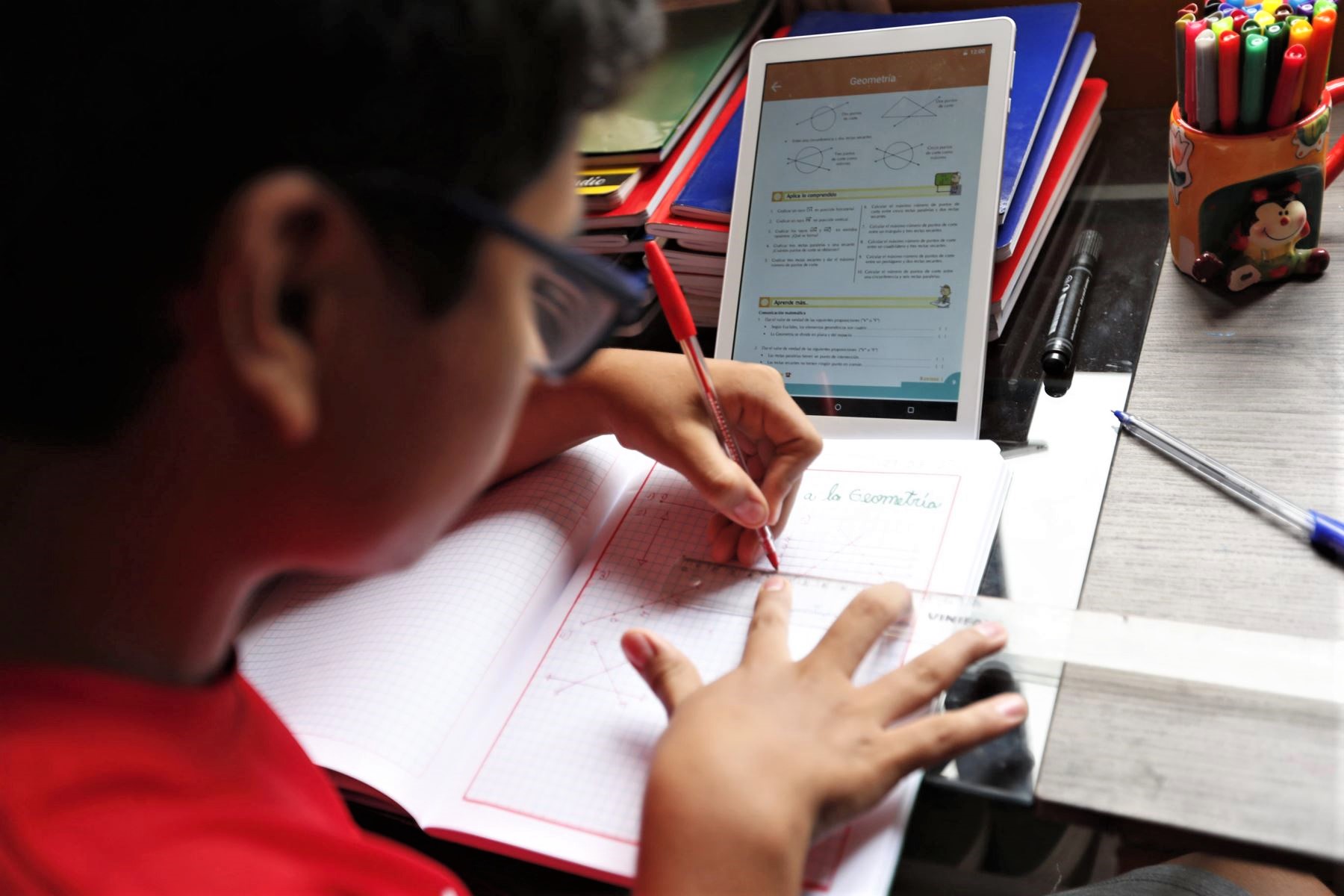 MÁS DEL 70% DE ESTUDIANTES DE INICIAL, PRIMARIA Y SECUNDARIA NO CONTARON CON CONECTIVIDAD ADECUADA EN SUS HOGARES EN 2020