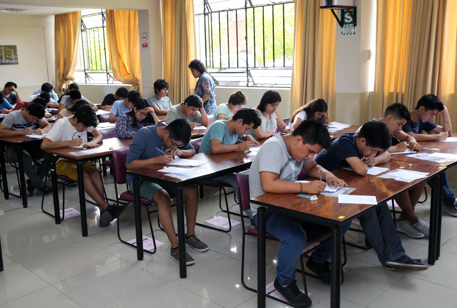 ¿ES VIABLE EL “INGRESO LIBRE” A NUESTRAS UNIVERSIDADES PÚBLICAS?