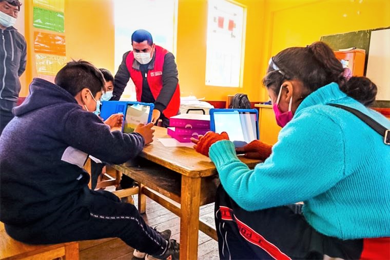 COBERTURA DE SERVICIOS BÁSICOS POR RED PÚBLICA EN COLEGIOS PÚBLICOS CAYÓ EN 5.2 PUNTOS PORCENTUALES EN LA ÚLTIMA DÉCADA