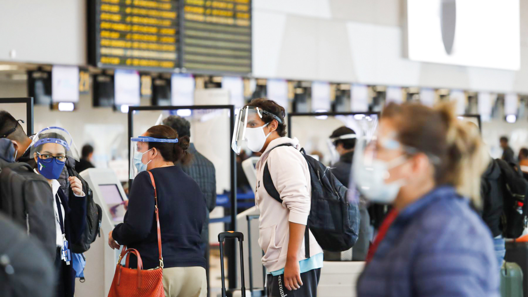 TURISMO EN EL PRIMER SEMESTRE: SU DESEMPEÑO Y APORTE A LA ECONOMÍA MUESTRAN PERSPECTIVAS INCIERTAS DE RECUPERACIÓN