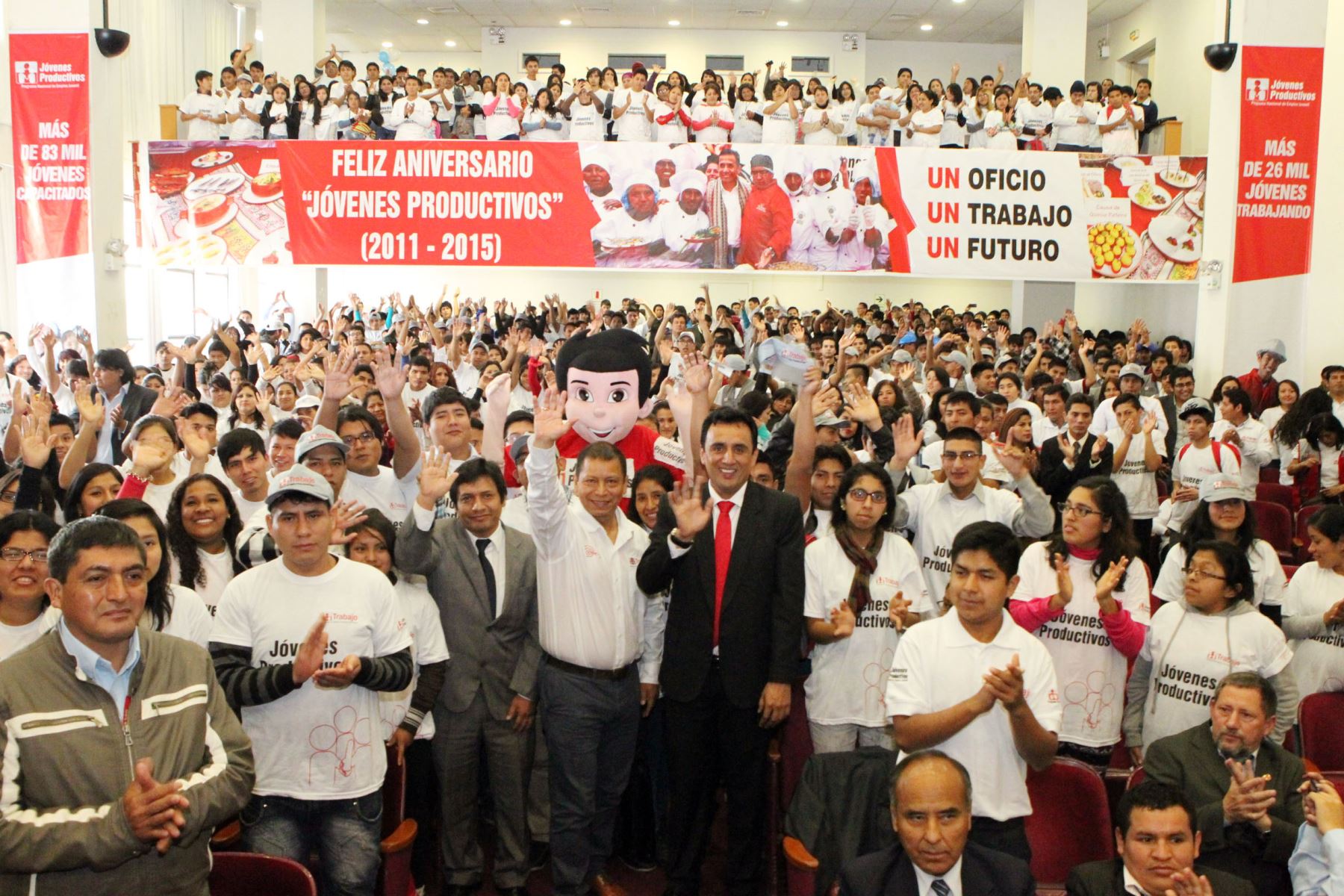 BRECHA EN EL EMPLEO ENTRE JÓVENES Y ADULTOS ES PERSISTENTE, PESE A LA RECUPERACIÓN ECONÓMICA DEL AÑO PASADO