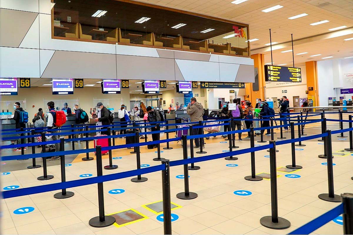 EL TRÁFICO AÉREO DE PASAJEROS A NIVEL NACIONAL SE ACERCA A LOS NIVELES DE 2019, PERO LA INVERSIÓN EN INFRAESTRUCTURA AÚN DEJA MUCHO QUE DESEAR