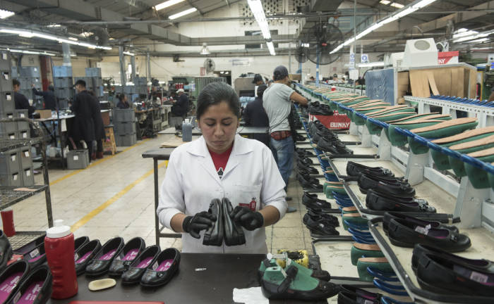 ZAPATOS MÁS CAROS PARA EL PUEBLO PERUANO