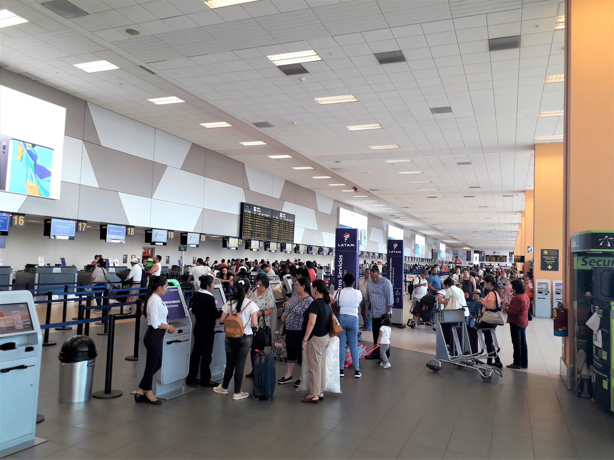TRÁFICO DE PASAJEROS EN AEROPUERTOS CRECE UN 118.4% EN EL PRIMER BIMESTRE DE 2022
