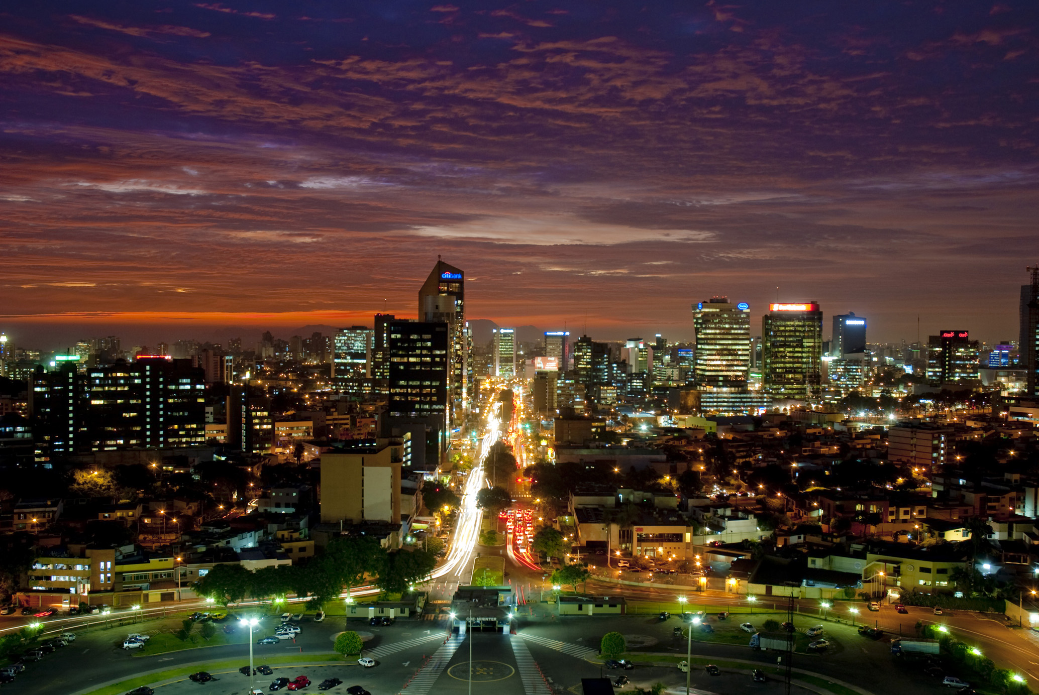 LA CONFIANZA EMPRESARIAL CONTINÚA EN TRAMO PESIMISTA DESPUÉS DE 14 MESES CONSECUTIVOS Y MEDIDAS DEL GOBIERNO AFECTARÍAN AUN MÁS LA INVERSIÓN PRIVADA