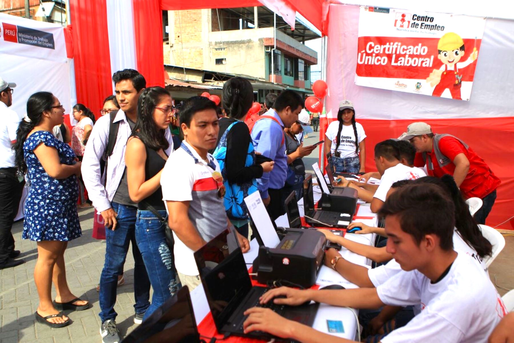 INFORMALIDAD LABORAL PERUANA CONTINÚA AL ALZA: ¿CÓMO NOS POSICIONAMOS EN LA REGIÓN?