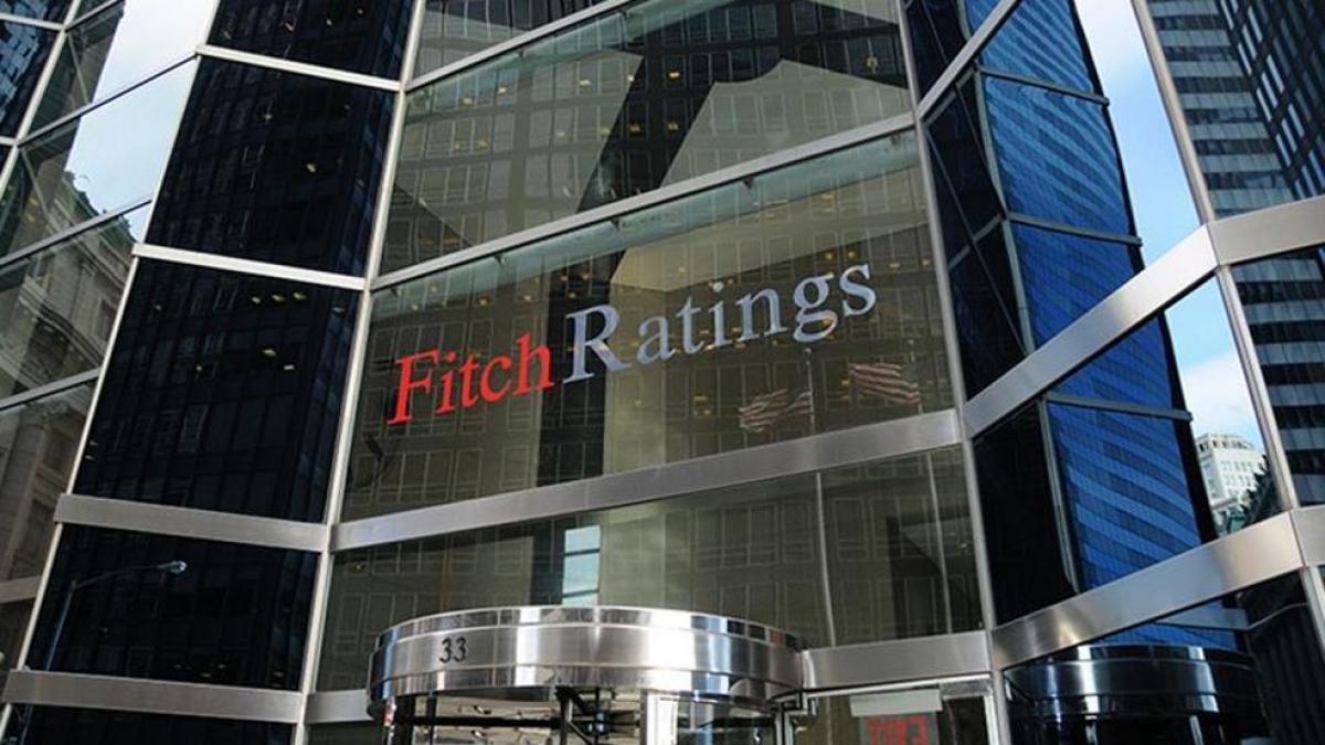 ¿A QUÉ SE DEBE QUE FITCH RATINGS HAYA BAJADO LA CALIFICACIÓN CREDITICIA DEL PERÚ A NEGATIVA?
