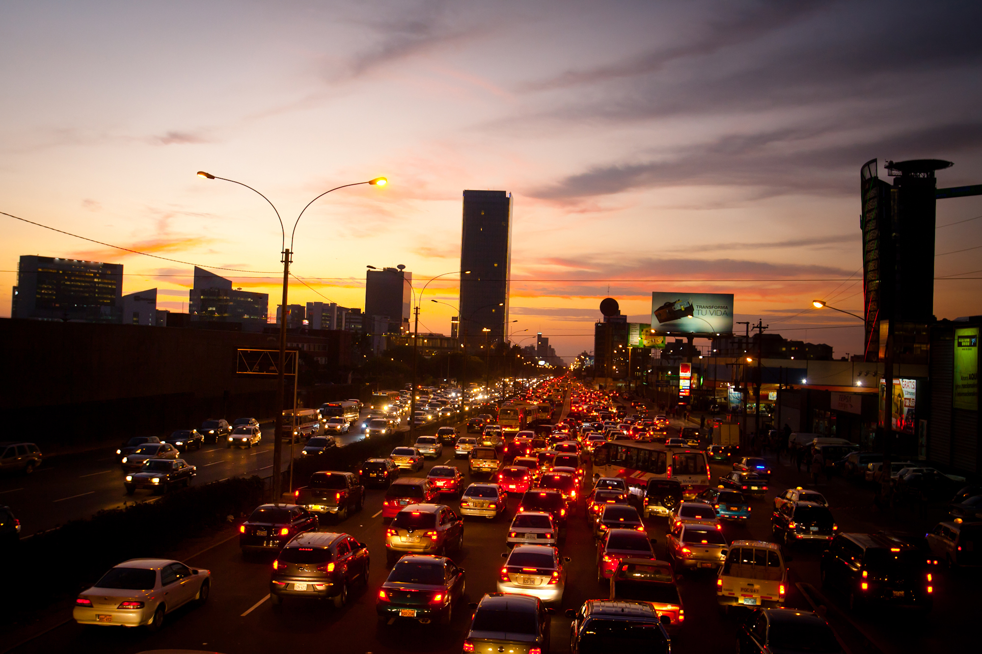 LIMA PRESENTA EL PEOR TRÁFICO A NIVEL DEL CONTINENTE Y ESPERA UNA REFORMA EN EL SECTOR