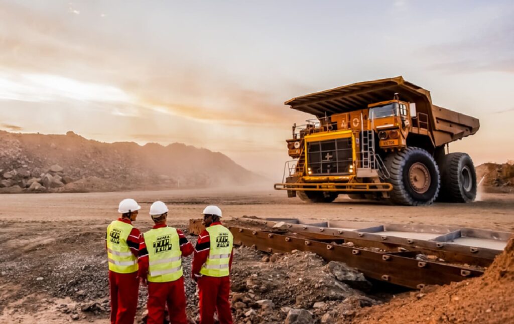 ¿CÓMO CRECER MÁS DEL 4%? DESAFÍOS Y OPORTUNIDADES PARA LA ECONOMÍA PERUANA EN 2024